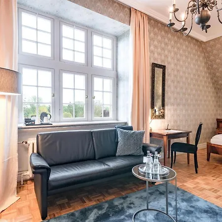 Schloss Wilkinghege 4*