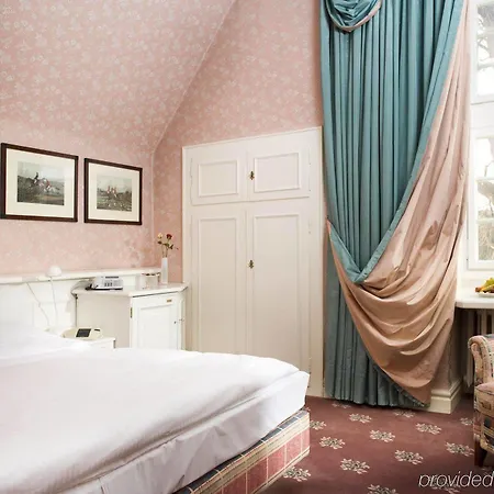 Hotell Schloss Wilkinghege 4*