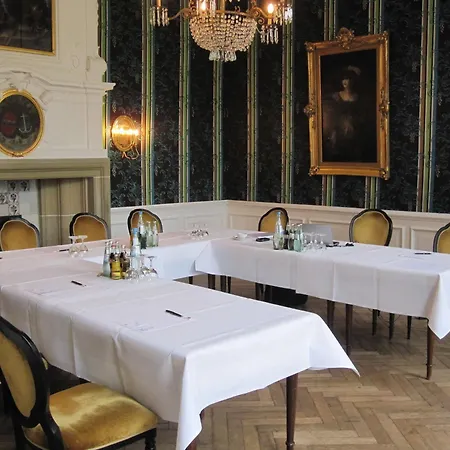Schloss Wilkinghege 4*
