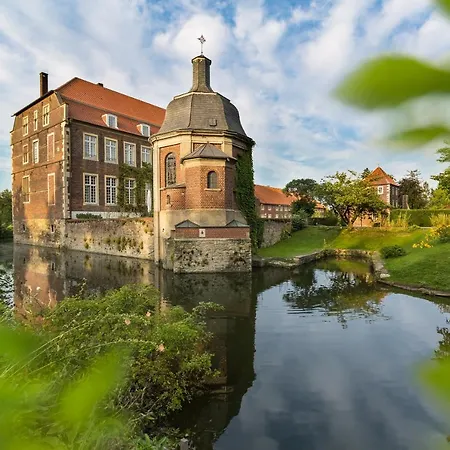 Hotell Schloss Wilkinghege 4*