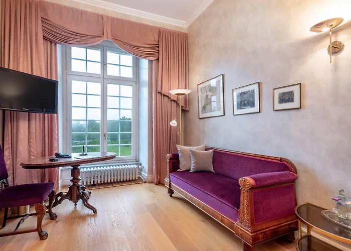 Schloss Wilkinghege 4*